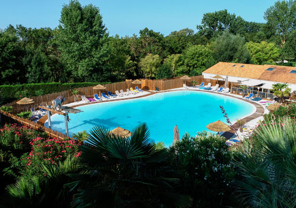 Snack 15 camping espace aquatique saint laurent de la pree