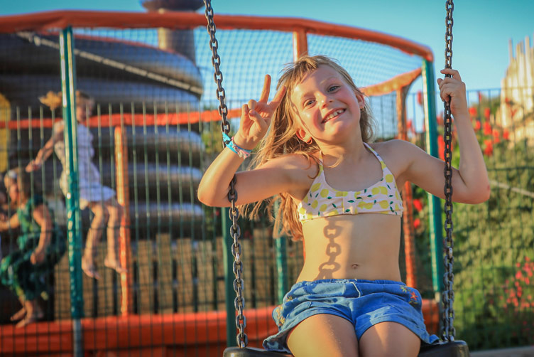 Les infrastructures et services 13 camping balancoire fouras