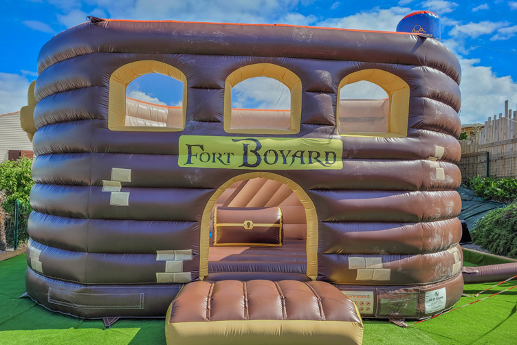 Les infrastructures et services 12 jeux gonflables enfant charente maritime