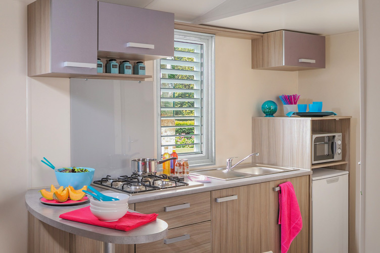 Curiste 16 cuisine aménagée d'un lodge sur Fouras