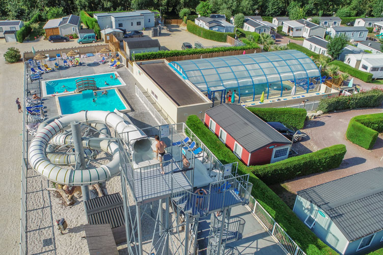 Le Parc aquatique chauffé 3 Parc aquatique et toboggans du camping de Rochefort