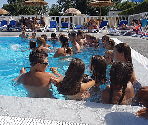 Animations enfants et soirées 3 camping-animation-piscine